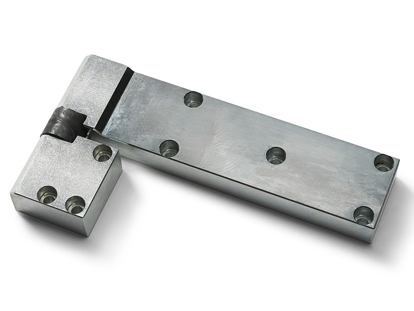 Specially developed hinge for Netto