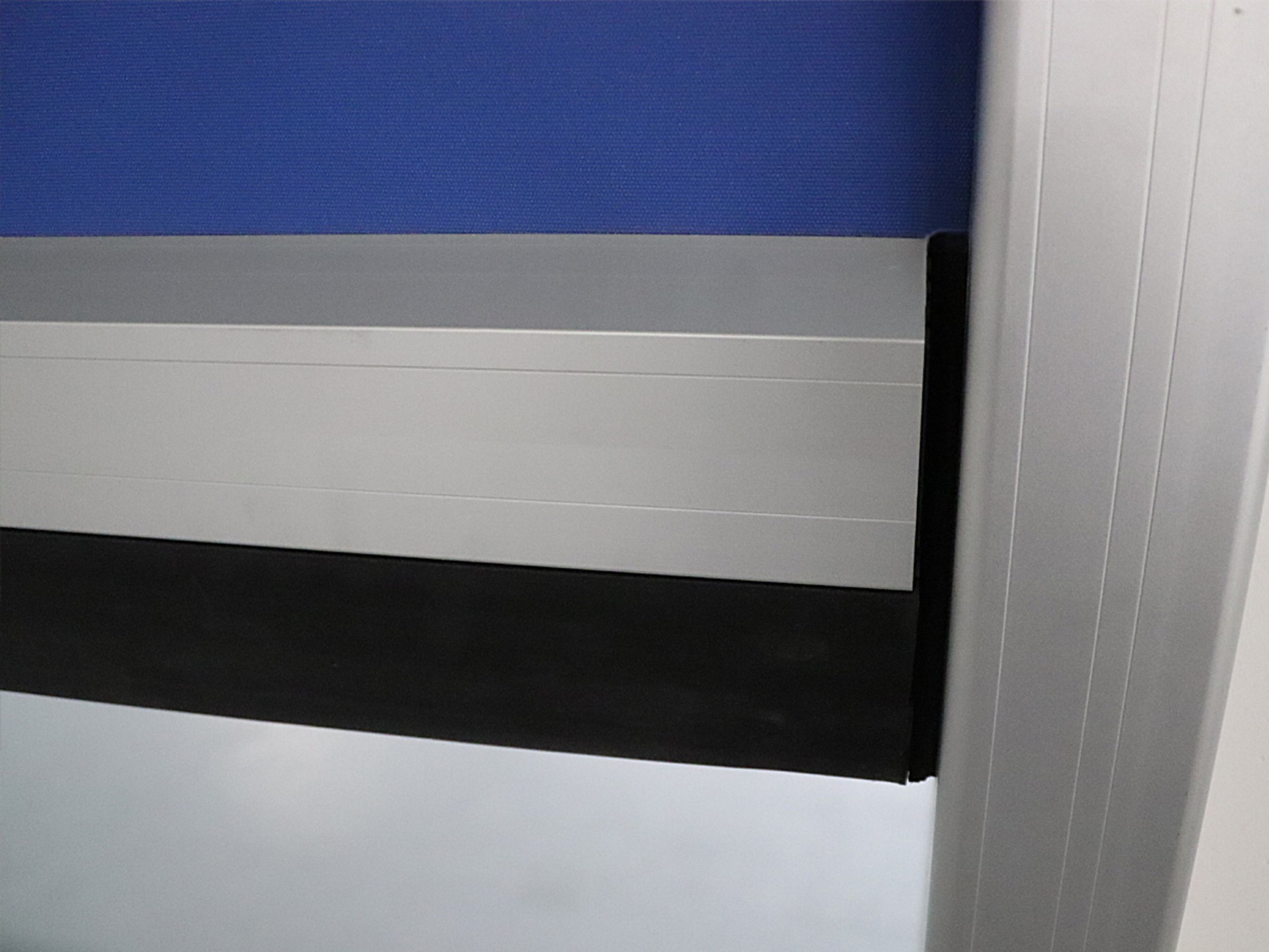 Slimline aluminium frame legs on DS260 roller door