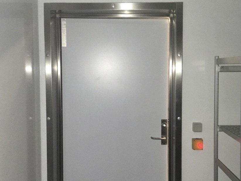 Fire door for chill room