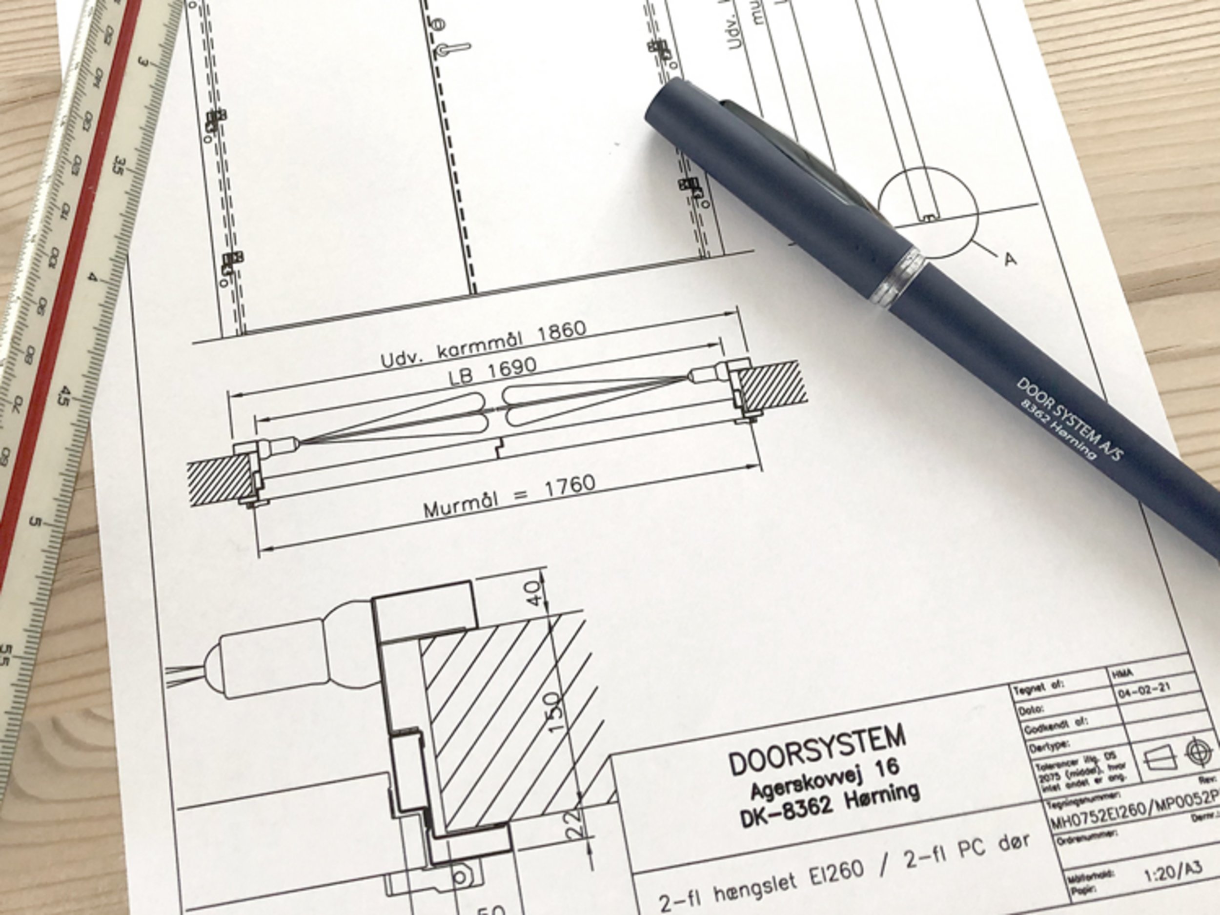 Drawing of customised door solution with a EI260-C fire door and a polycarbonate swing door