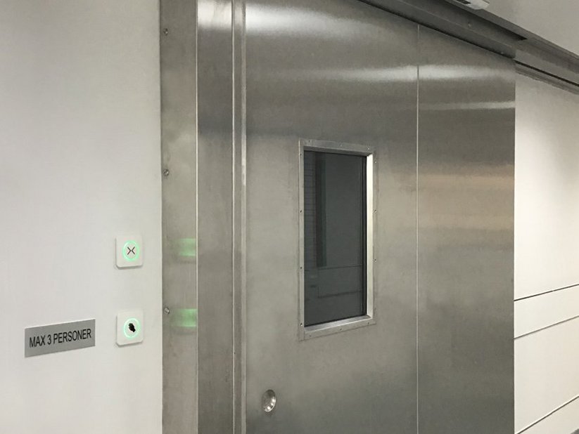 Fire sliding door for the pharmaceutical industry