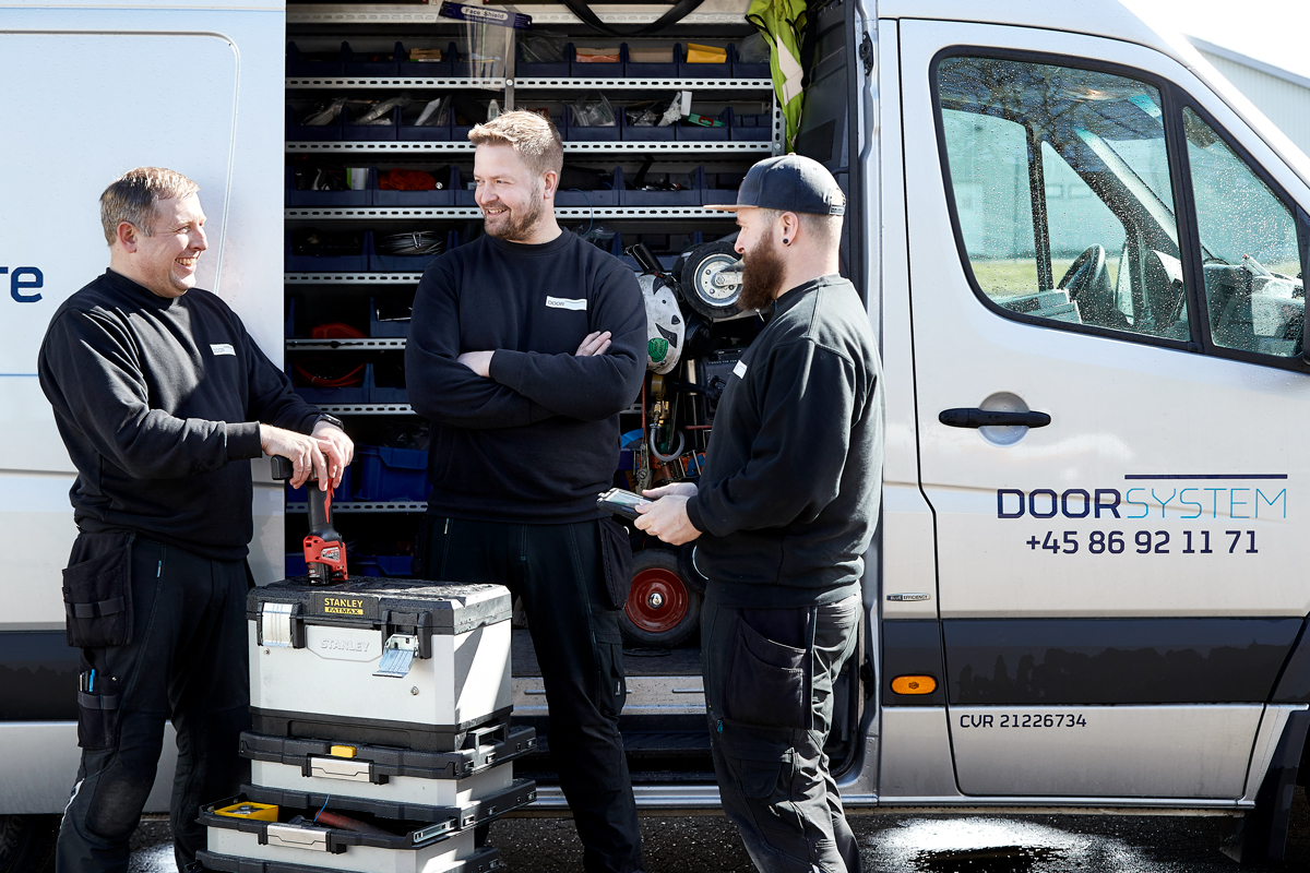 Door System service team at service car